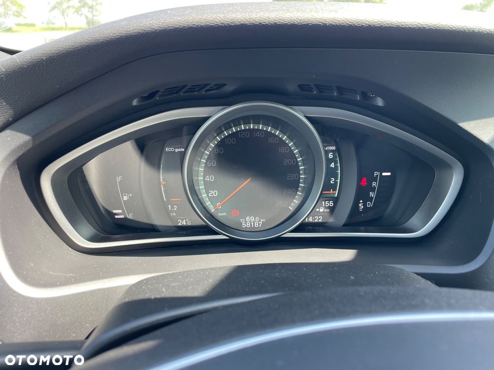 Volvo V40 T2 Drive-E R-Design Momentum - 6