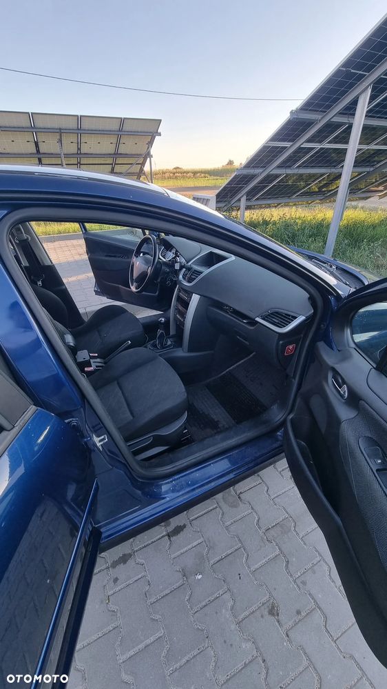 Peugeot 207 1.6 - 14