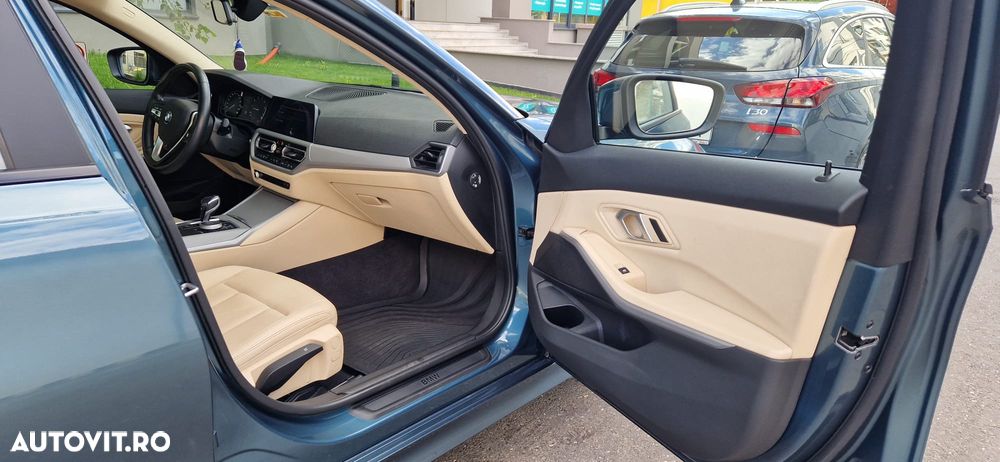 BMW Seria 3 320i xDrive AT - 10