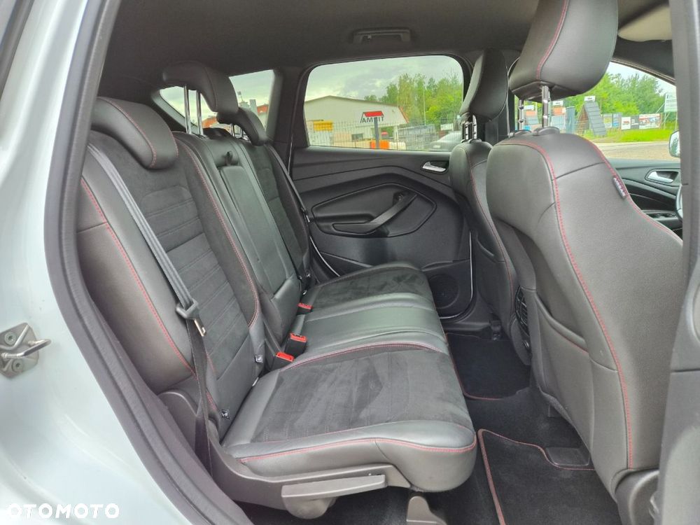 Ford Kuga 1.5 EcoBoost 2x4 ST-Line - 17