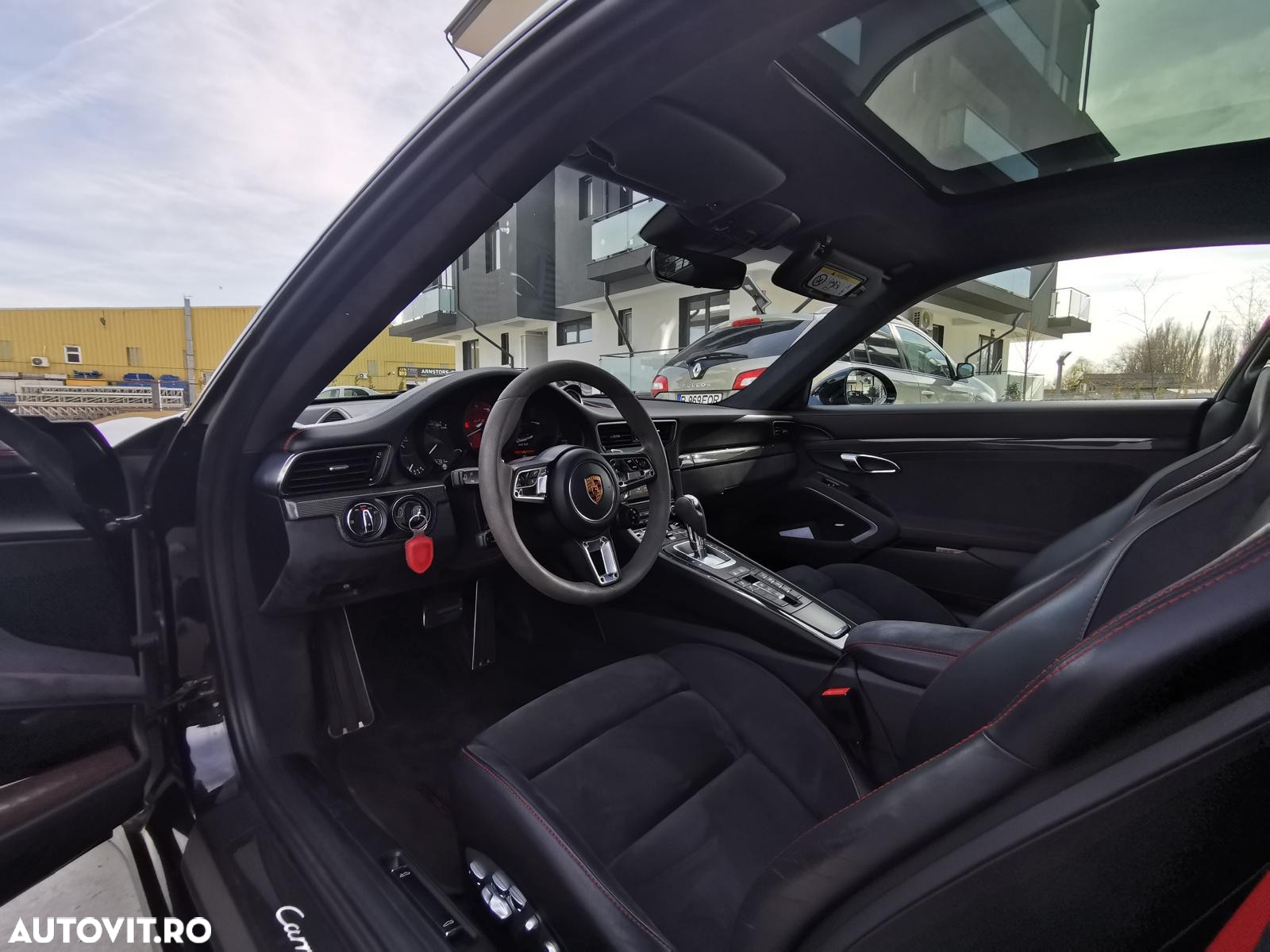 Porsche 911 Carrera 4 GTS Cabriolet PDK - 17