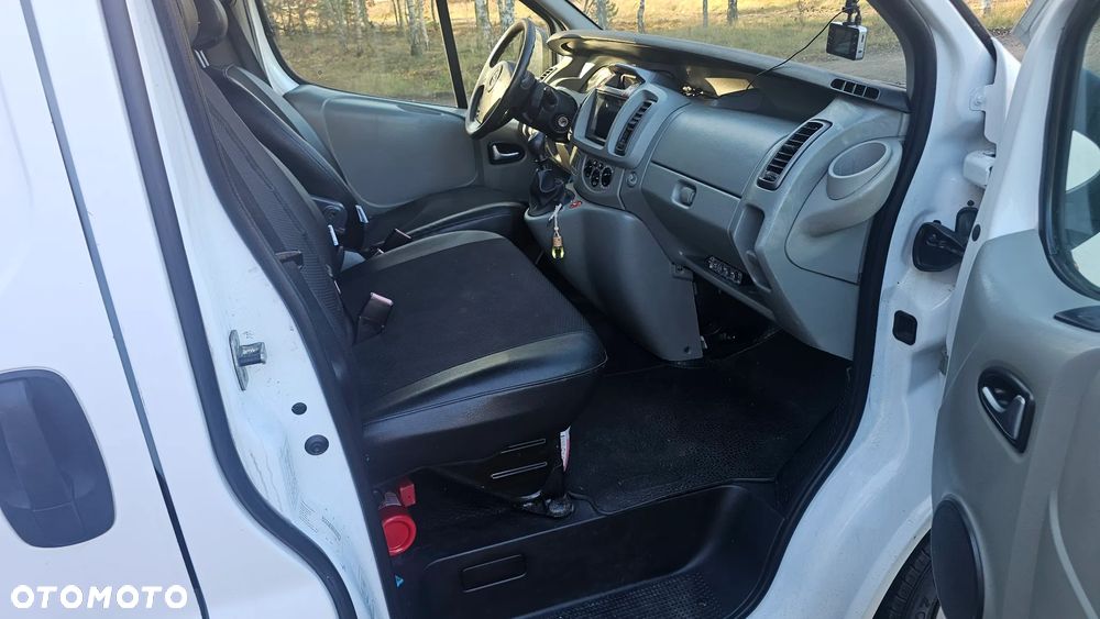 Opel Vivaro - 8