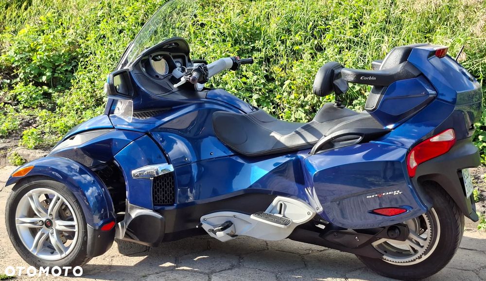 Can-Am Spyder - 11