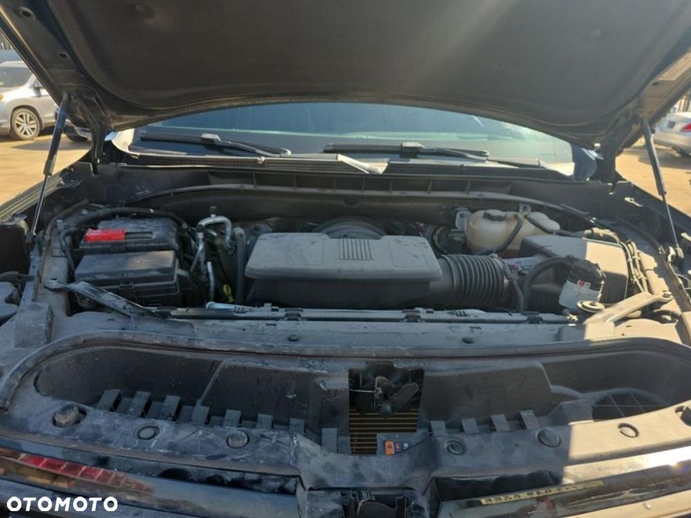 Cadillac Escalade - 8