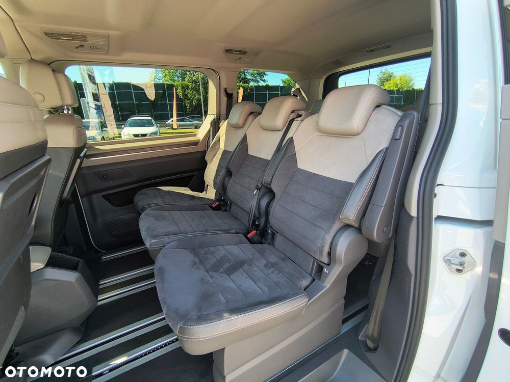 Volkswagen Multivan - 17