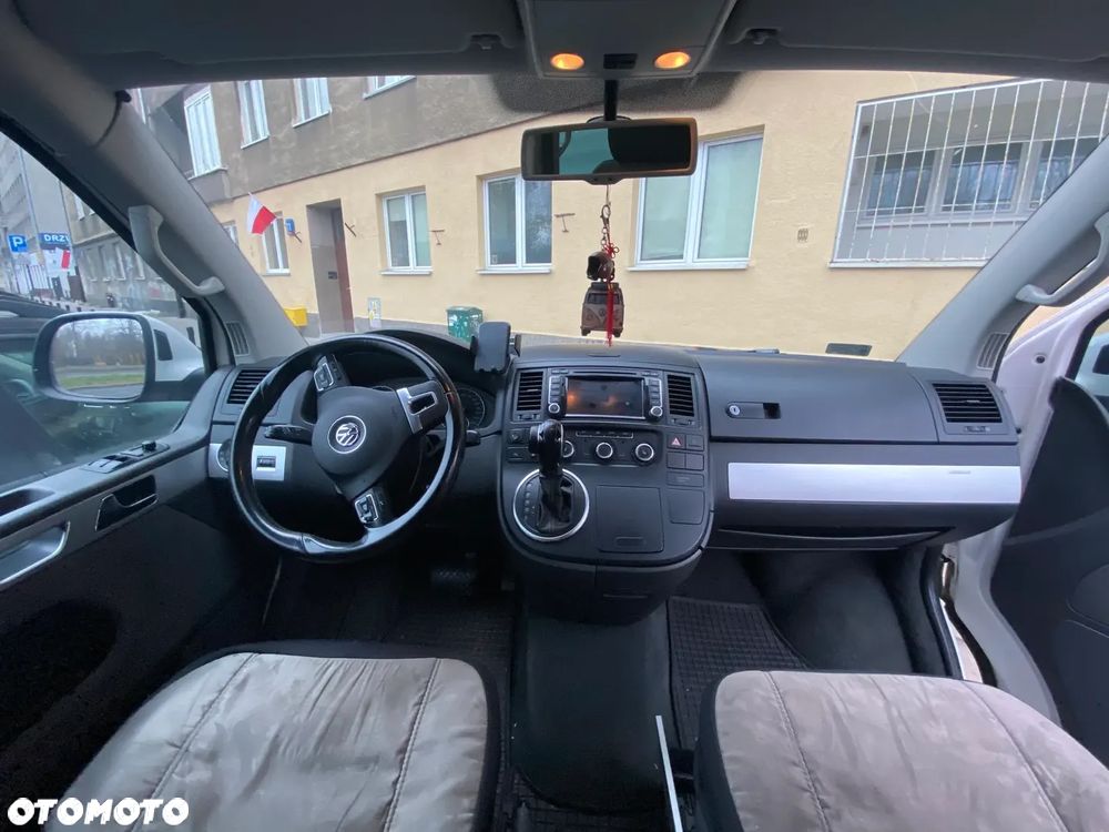 Volkswagen Multivan - 2
