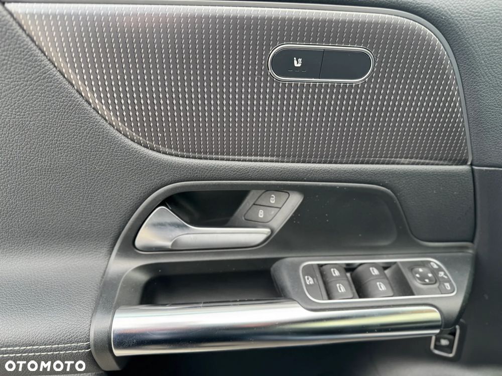 Mercedes-Benz GLA 200 d - 12