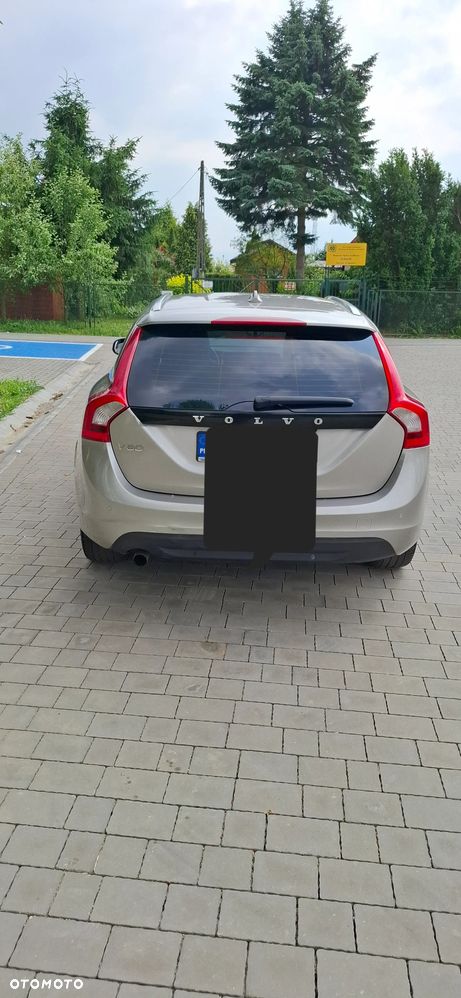 Volvo V60 D3 Geartronic R-Design - 4