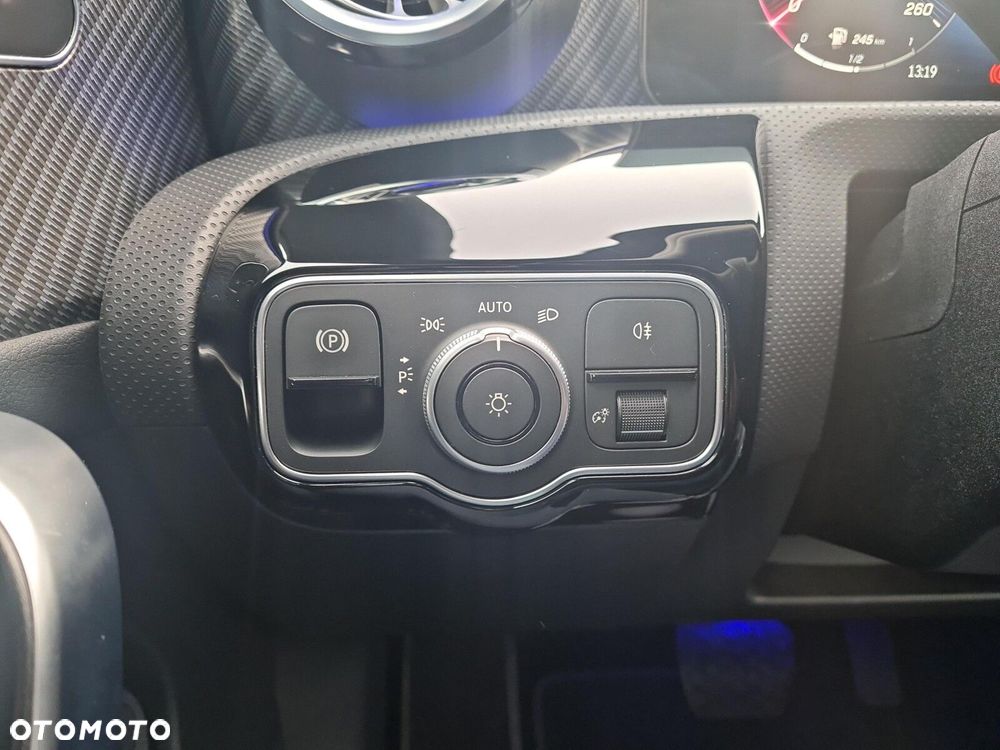 Mercedes-Benz CLA - 19