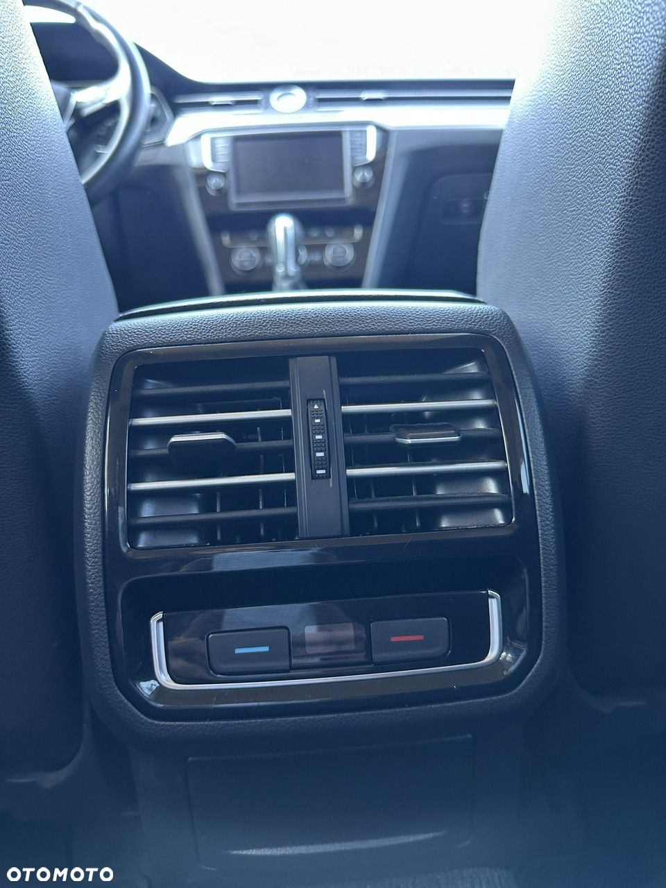 Volkswagen Passat - 18