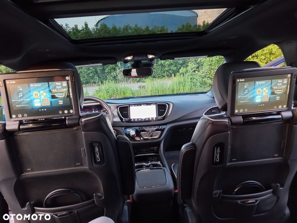 Chrysler Pacifica - 12