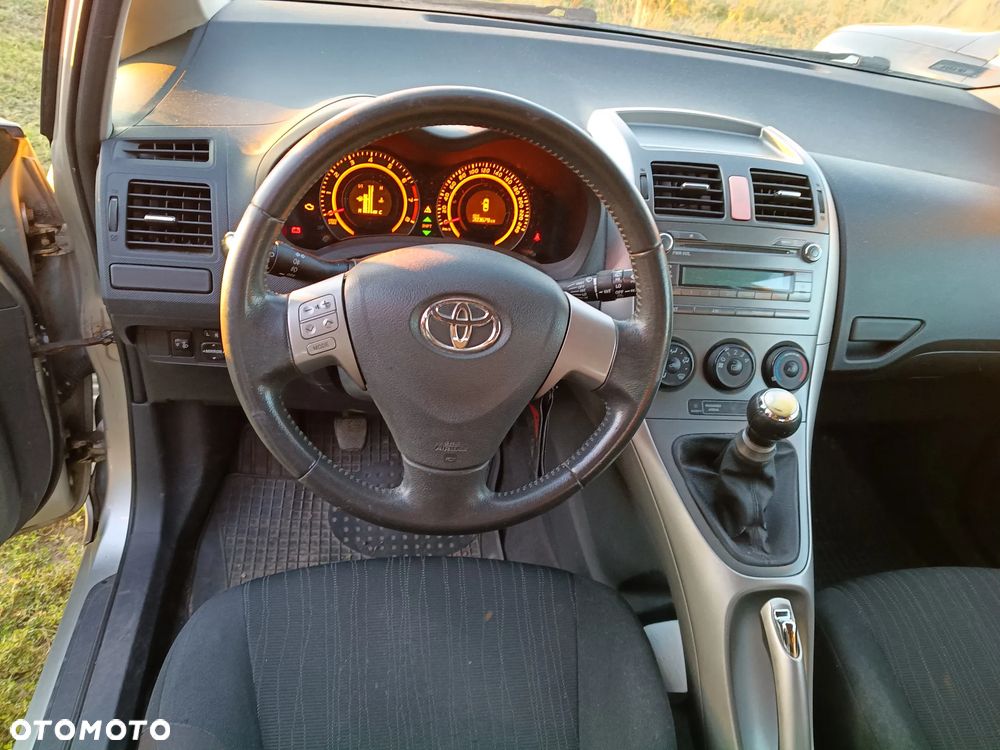 Toyota Auris 1.4 VVT-i Luna - 3