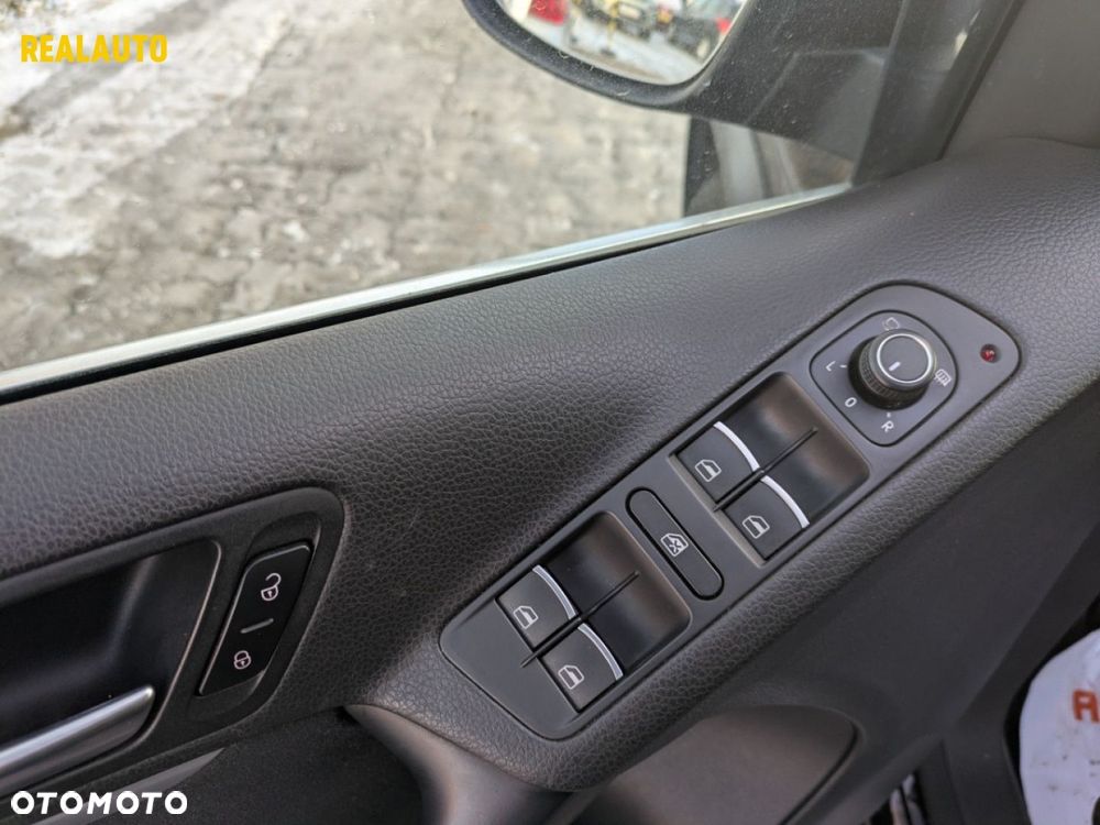 Volkswagen Tiguan - 8
