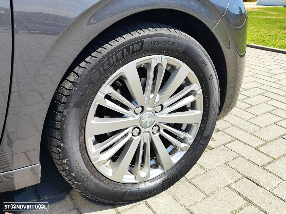 Peugeot 208 1.5 BlueHDi Signature - 18