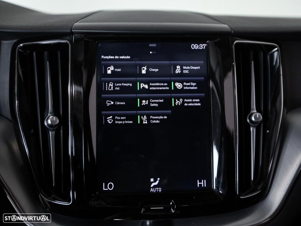 Volvo XC 60 2.0 T8 PHEV Momentum Plus AWD - 25