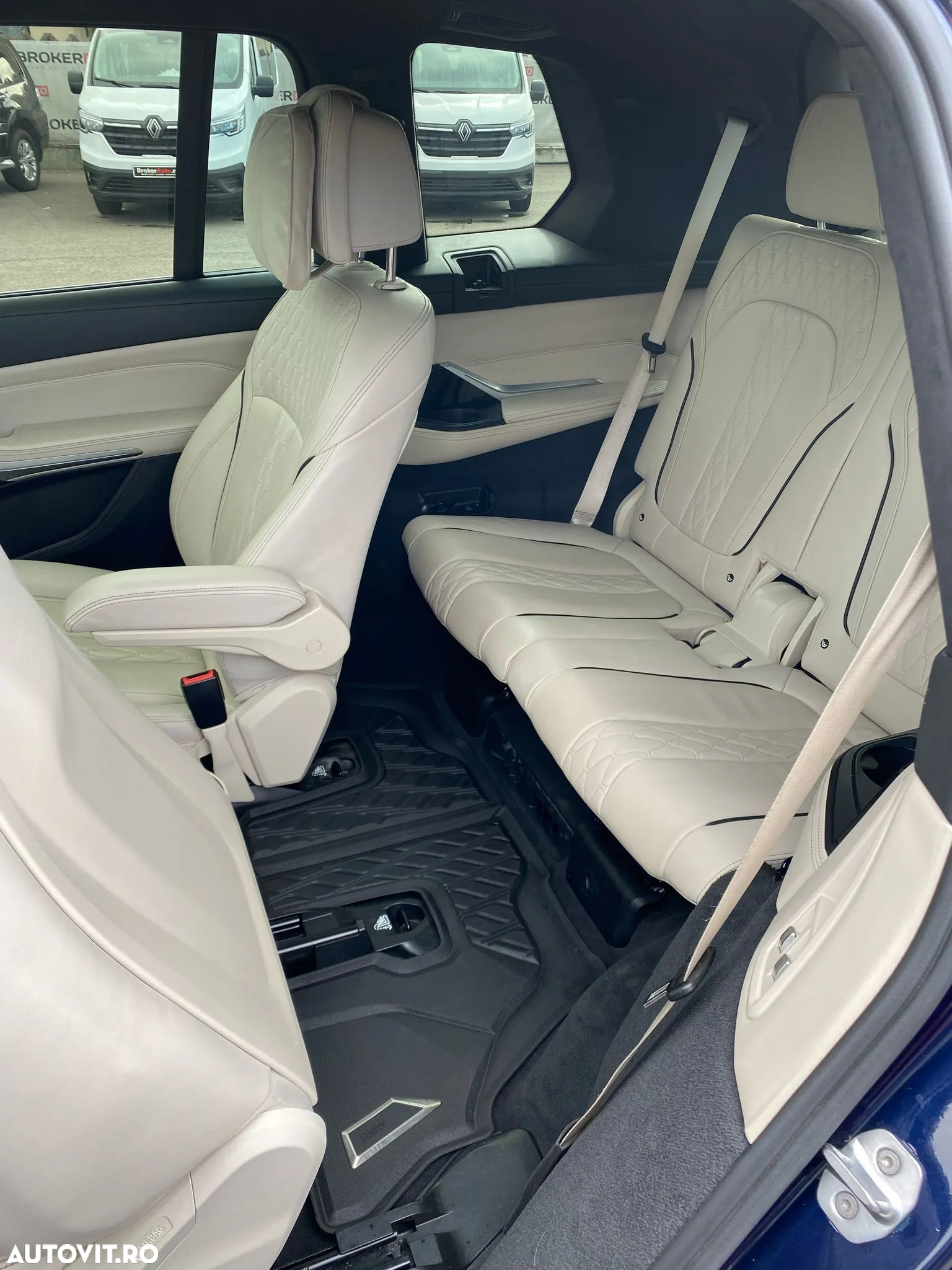 BMW X7 xDrive30d - 28