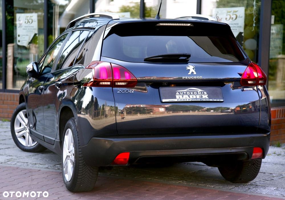 Peugeot 2008 1.2 Pure Tech Style S&S - 24
