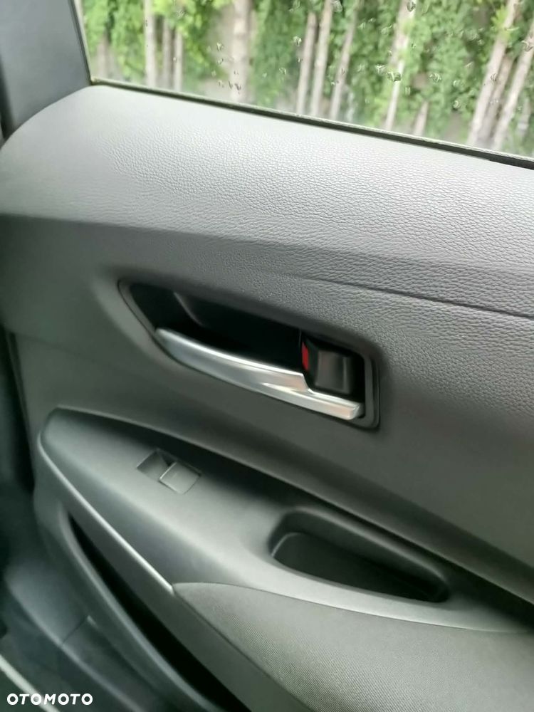 Toyota Corolla 2.0 Hybrid Comfort - 29
