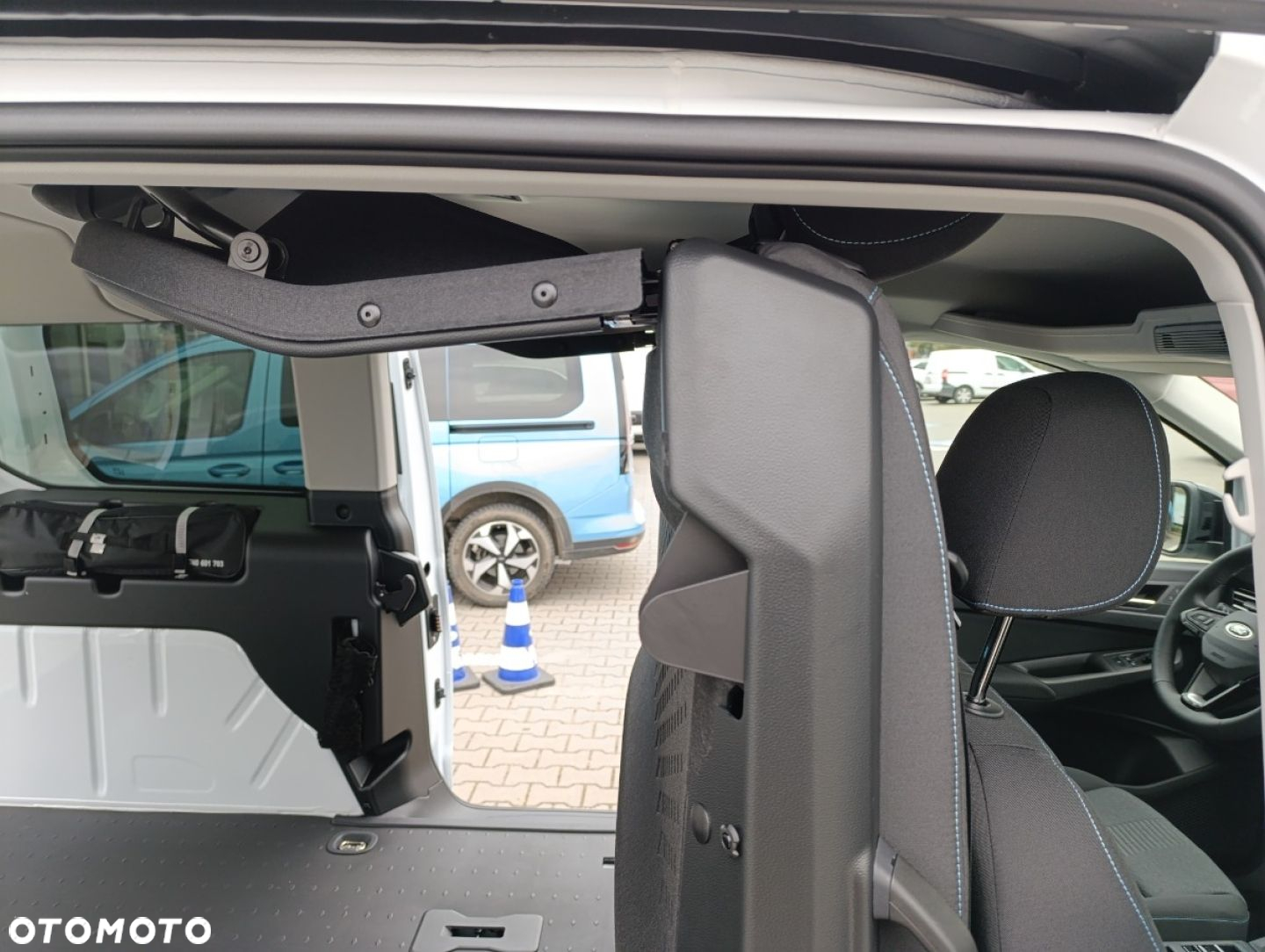 Ford Transit Connect - 25