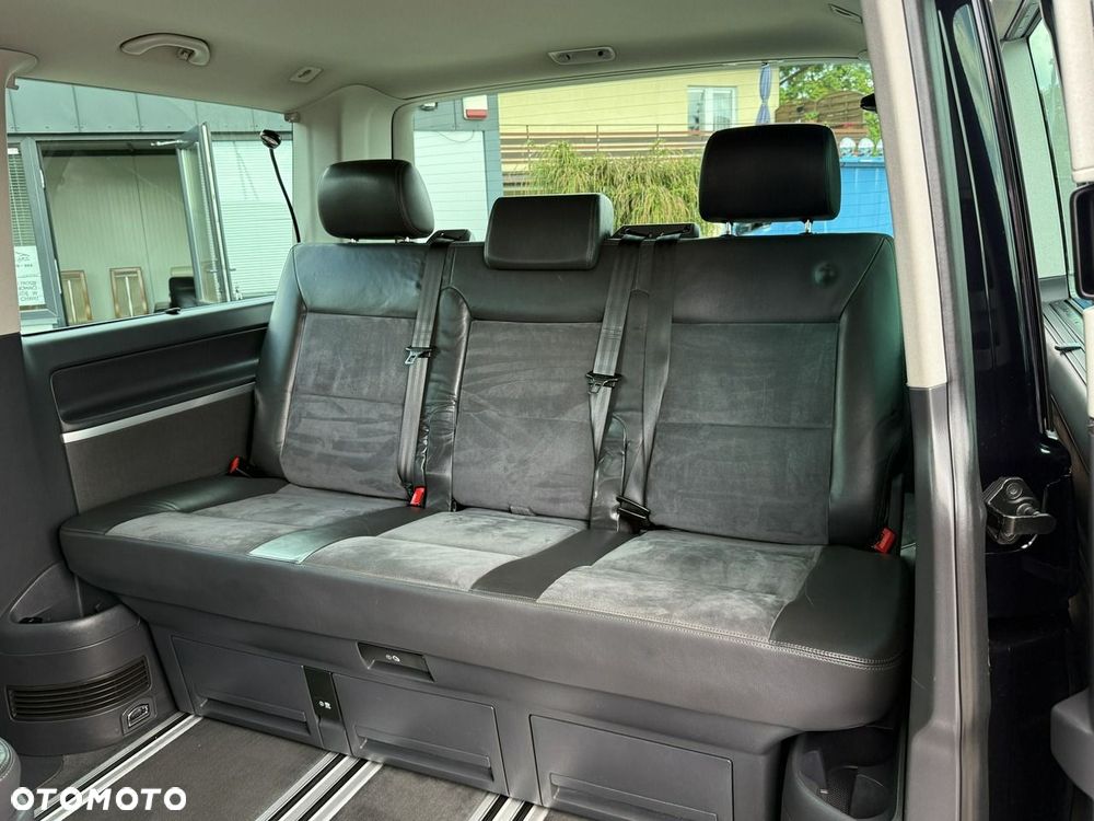 Volkswagen Multivan - 25