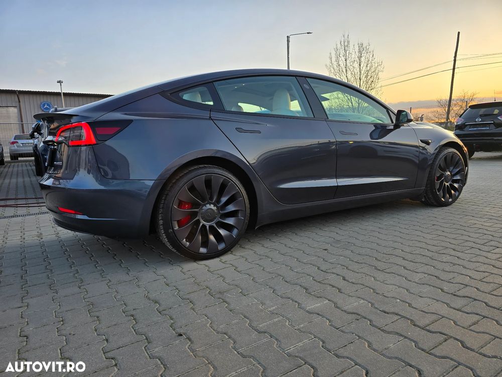 Tesla Model 3 Performance - 6