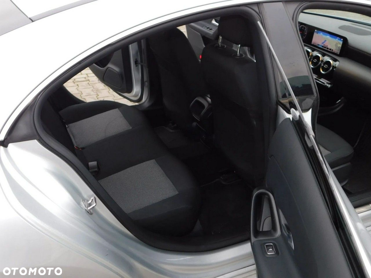 Mercedes-Benz CLA 200 d 8G-DCT - 17