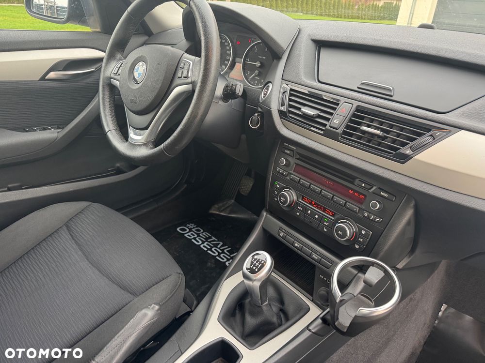 BMW X1 sDrive18d xLine - 28