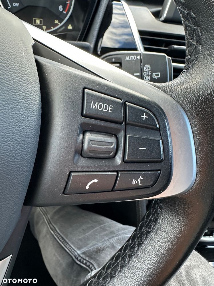 BMW Seria 2 218d - 8