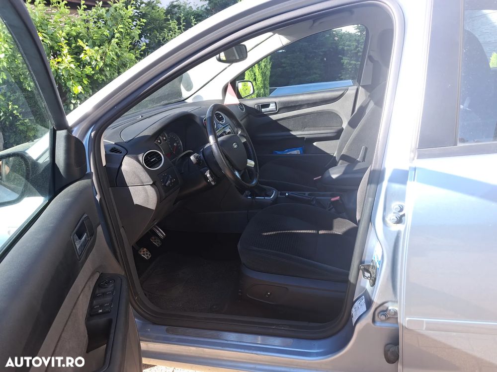 Ford Focus 2.0 16V Ghia - 5