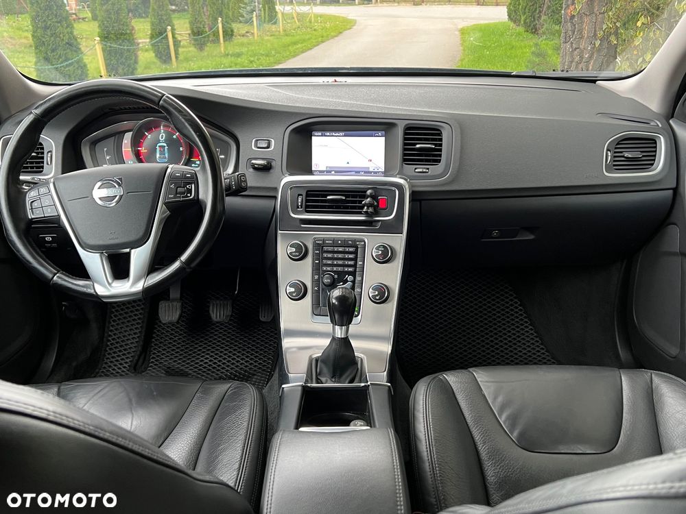 Volvo V60 D2 Summum - 15