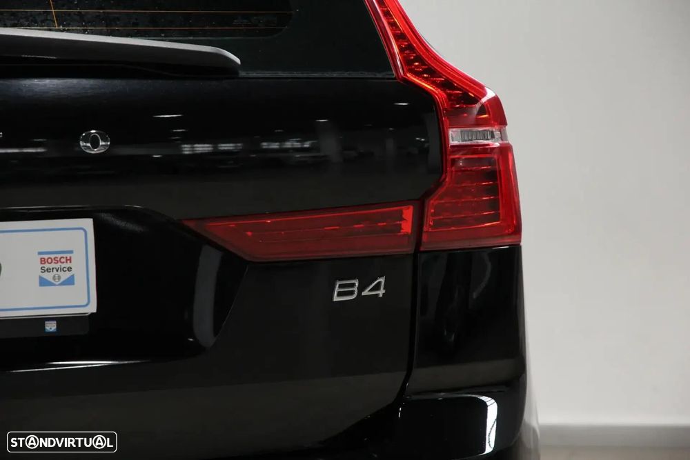 Volvo XC 60 2.0 B4 R-Design - 25
