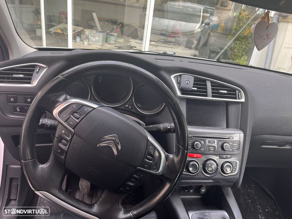 Citroën C4 HDi 90 Attraction - 5