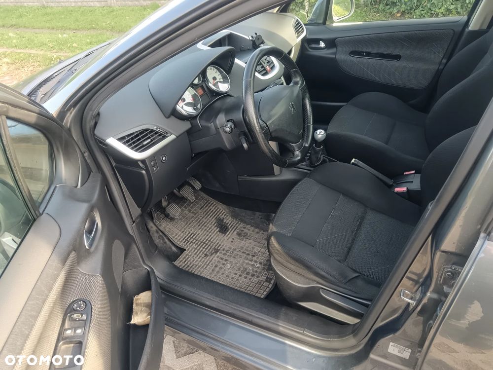 Peugeot 207 2007 photo 5