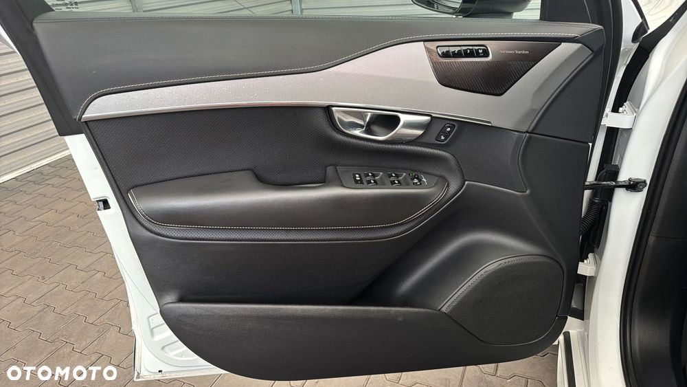 Volvo XC 90 T8 AWD Plug-In Hybrid R-Design 7os - 17