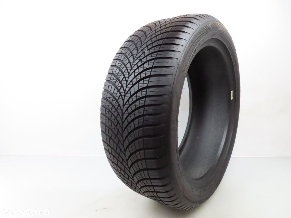 255/45R19 OPONA CAŁOROCZNA Goodyear Vector 4Seasons Gen-3 104W XL - 1