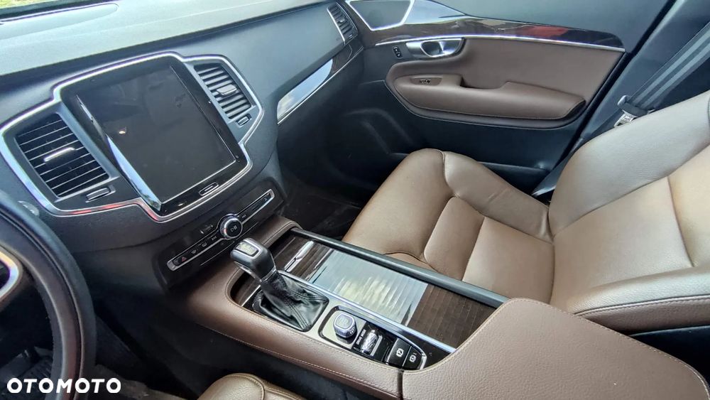 Volvo XC 90 T6 GPF AWD Momentum 7os - 34