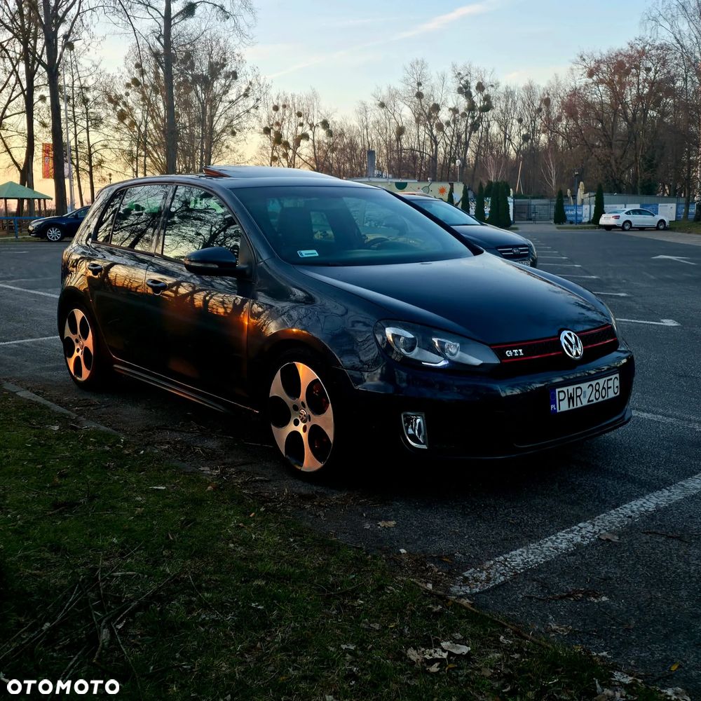 Volkswagen Golf 2.0 GTI - 2