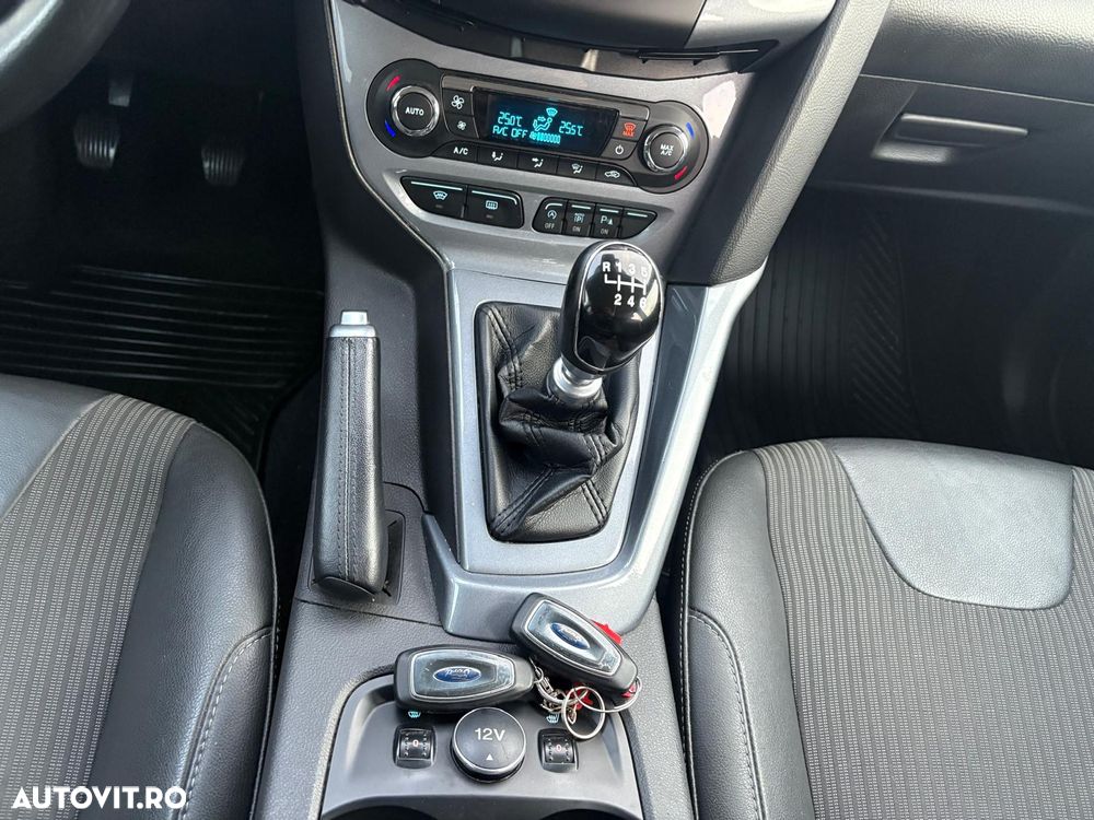 Ford Focus - 12