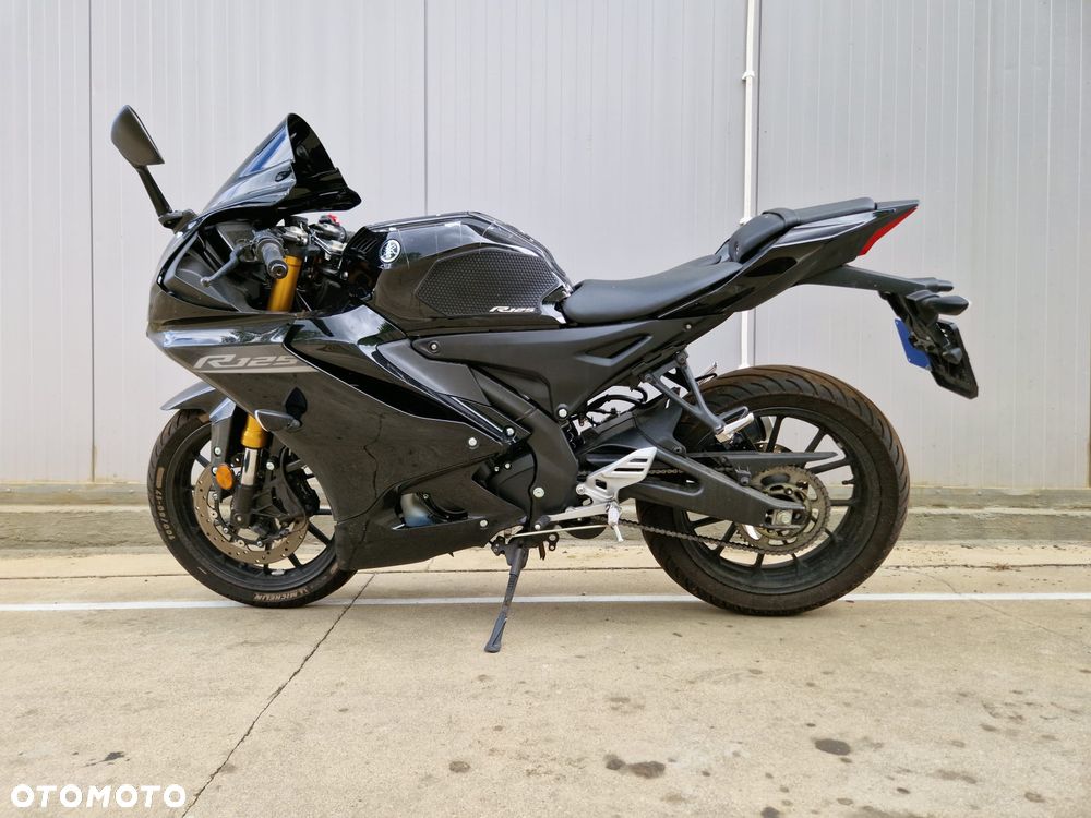 Yamaha YZF - 1