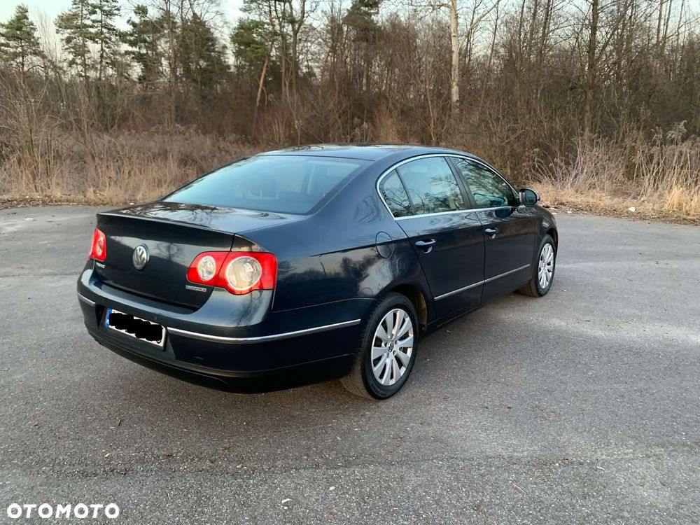 Volkswagen Passat 1.9 TDI DPF BlueMotion - 6