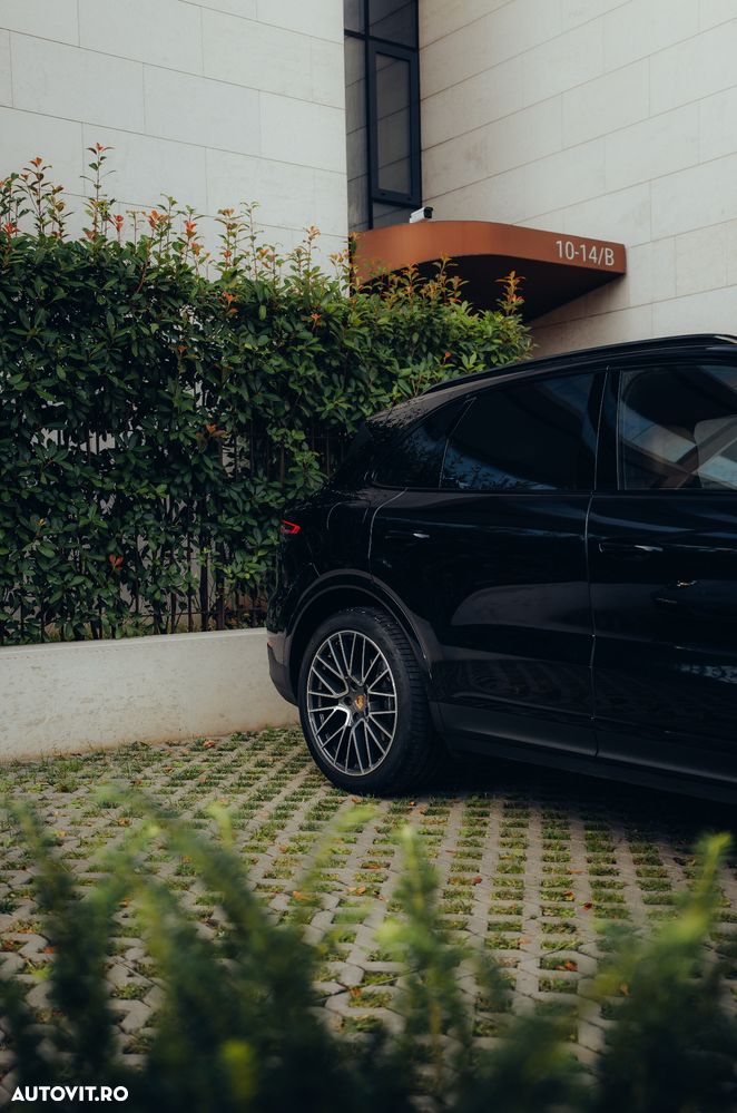 Porsche Cayenne Standard - 5