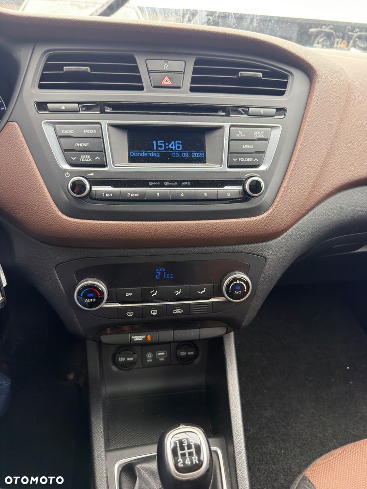 Hyundai i20 blue 1.2 YES!+ - 10
