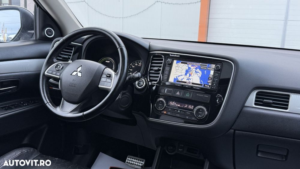 Mitsubishi Outlander - 14