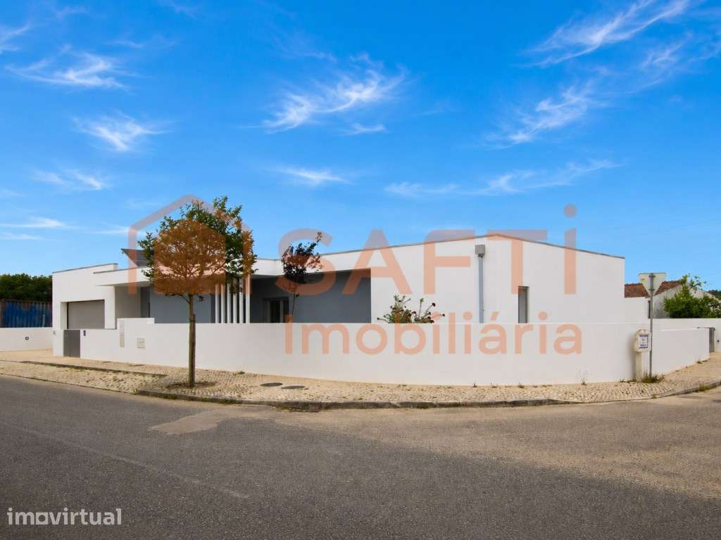 Moradia T4 de Arquitetura Contemporânea com Piscina | Nadadouro - F... - Grande imagem: 3/60