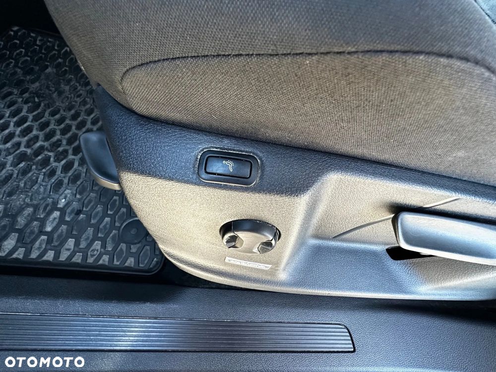 Volkswagen Touran 2.0 TDI BMT Comfortline DSG - 11