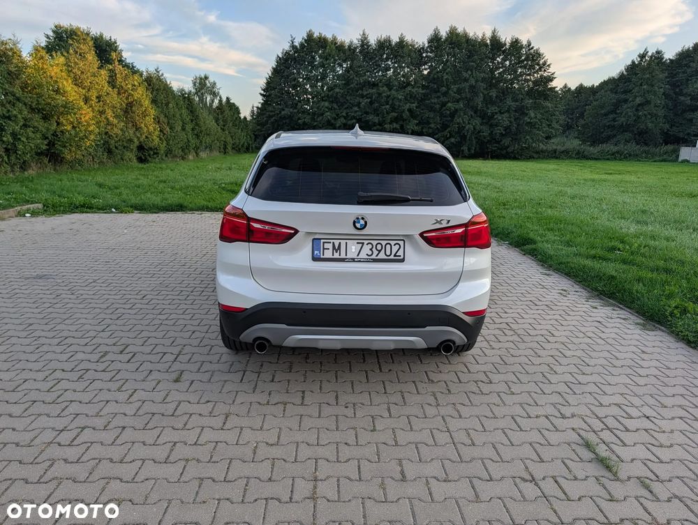 BMW X1 xDrive20i - 19