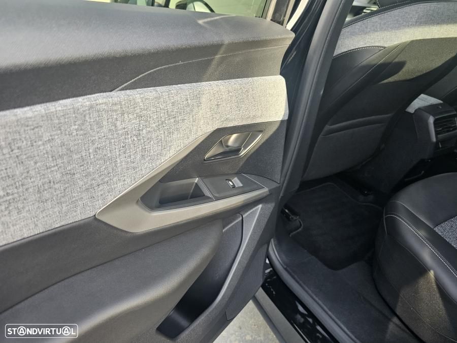 Peugeot 3008 1.2 Hybrid Allure e-DCS6 - 21