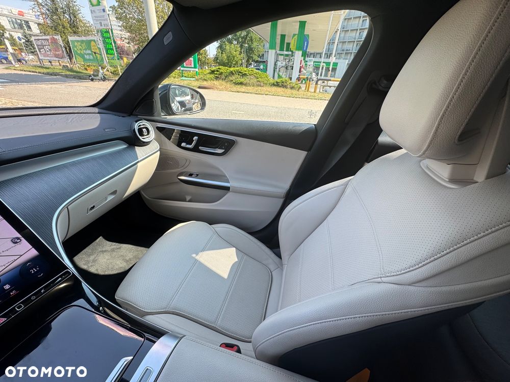 Mercedes-Benz Klasa C 300 4Matic 9G-TRONIC Avantgarde - 27