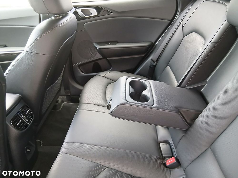 Kia XCeed 1.5 T-GDI Business Line DCT - 22