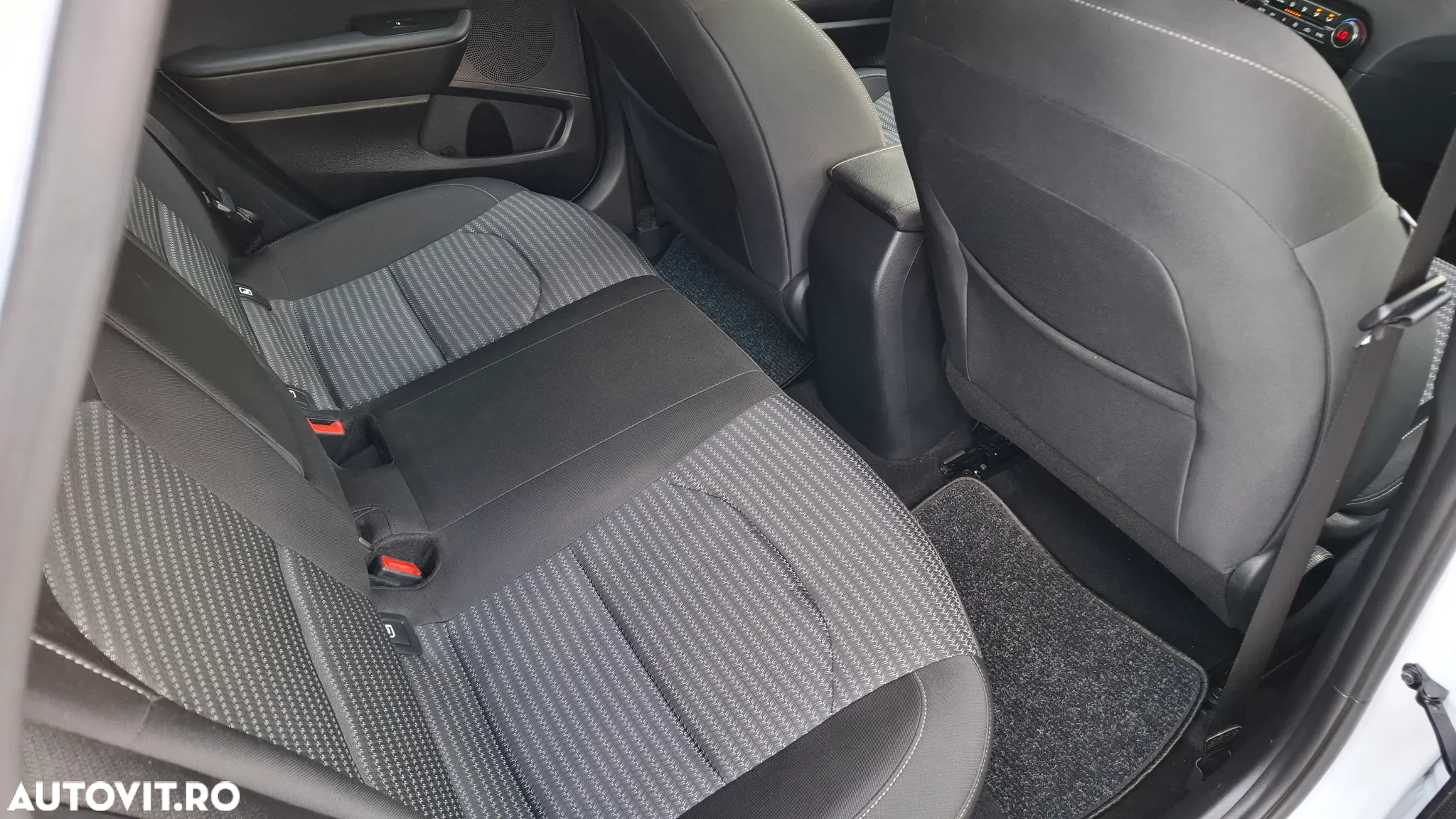 Kia Ceed 1.6 CRDi (48V Mild-Hybrid) Vision - 7
